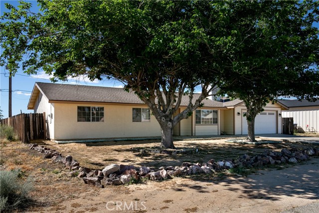 Detail Gallery Image 2 of 34 For 10416 Peach Ave, California City,  CA 93505 - 3 Beds | 2 Baths