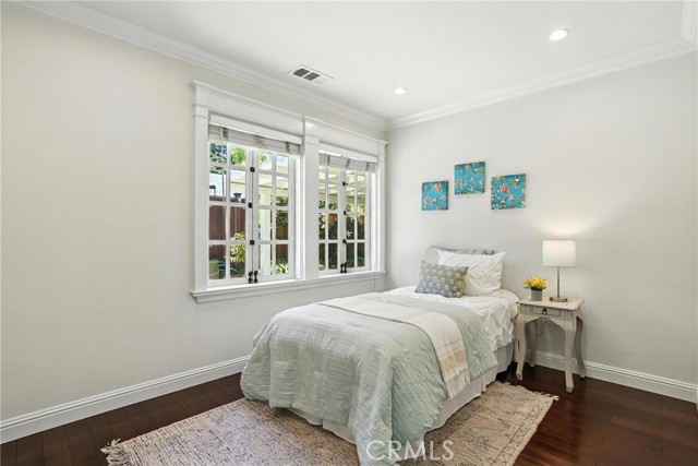 Detail Gallery Image 7 of 38 For 245 F St, Redwood City,  CA 94063 - 3 Beds | 3 Baths