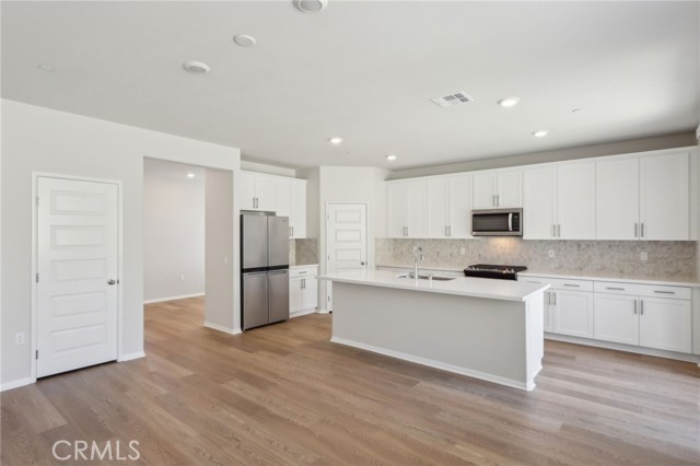 29218 Quarry Way, Lake Elsinore CA: https://media.crmls.org/medias/c5fa1f2b-eebe-42dd-9b99-1f32737f908a.jpg