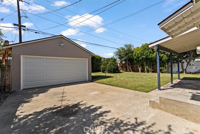 749 S 2nd Avenue, Covina CA: https://media.crmls.org/medias/c5fabc0a-d2c5-420c-b1d2-d4570dcbba64.jpg