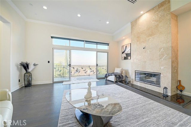 Detail Gallery Image 4 of 44 For 3952 Oakfield Dr, Sherman Oaks,  CA 91423 - 5 Beds | 4/1 Baths