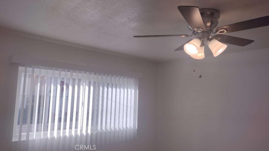 https://media.crmls.org/medias/c5faf0b4-63dd-4d85-9e5a-982cc0ddc8f7.jpg?preset=X-Large