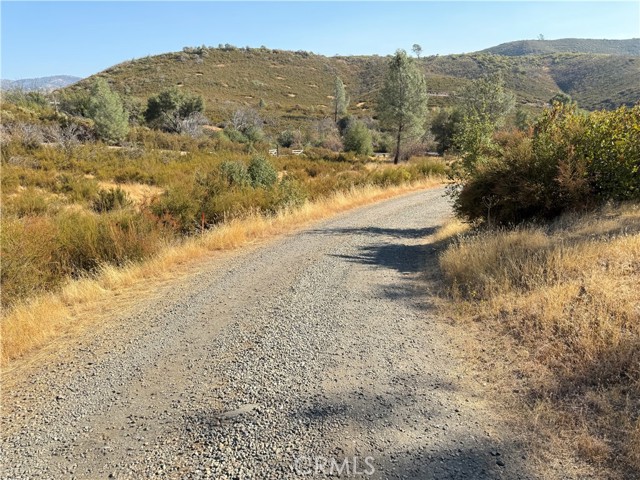 4943 Yaqui Gulch Road, Mariposa CA: https://media.crmls.org/medias/c5fb64d5-a10c-45da-830e-c40b035c7e08.jpg