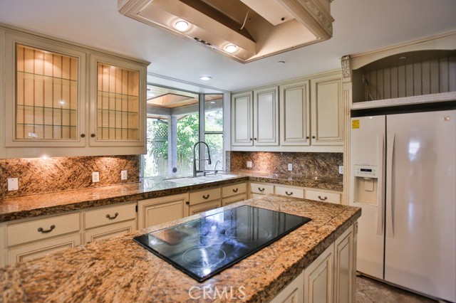 16802 Kamalii Drive, Huntington Beach CA: https://media.crmls.org/medias/c5fb9ed8-200a-480f-9224-7c16404ea9d2.jpg