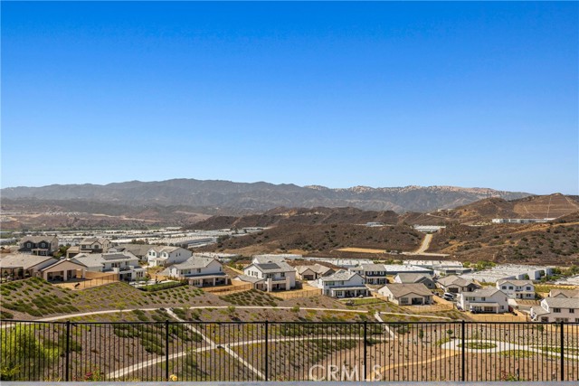 28528 Wildflower Terrace, Castaic CA: https://media.crmls.org/medias/c5fca365-d935-4df3-9f2a-9d60839b3a7c.jpg