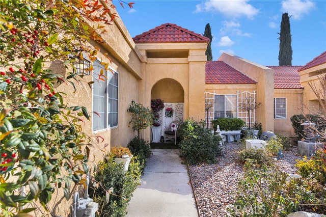 Detail Gallery Image 3 of 43 For 19047 Primrose Ln, Apple Valley,  CA 92308 - 2 Beds | 2 Baths