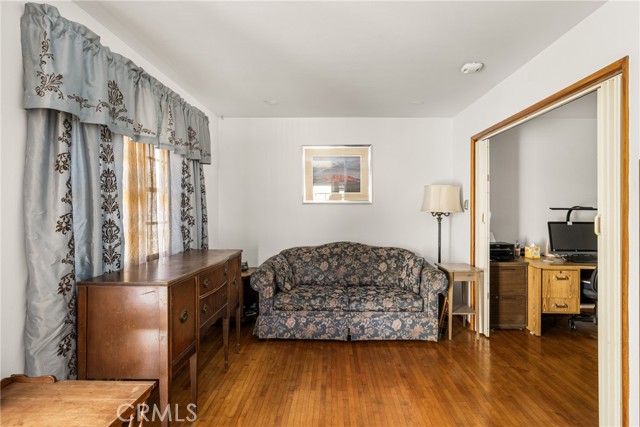 273 N Cleveland Street, Orange CA: https://media.crmls.org/medias/c5fdd745-d859-4270-9725-4689d677c3f3.jpg