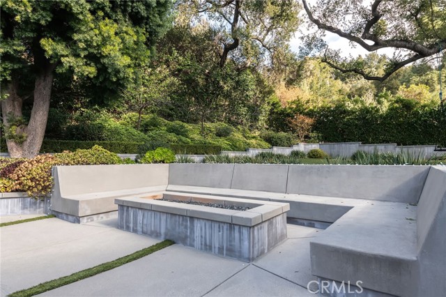 5433 Castle Knoll Road, La Canada Flintridge CA: https://media.crmls.org/medias/c5fef855-29ab-44d1-a99f-a1bd30526b57.jpg