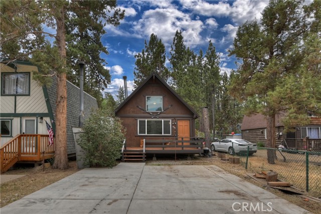 220 Angeles Boulevard, Big Bear City CA: https://media.crmls.org/medias/c5ff2148-eef4-41e3-b4fd-642abd16b141.jpg