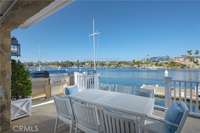 Detail Gallery Image 13 of 58 For 2226 Channel Rd, Newport Beach,  CA 92661 - 5 Beds | 5/1 Baths