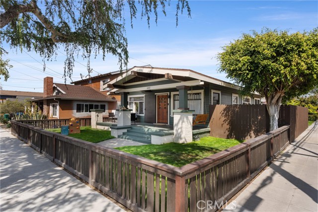602 Stanley Avenue, Long Beach CA: https://media.crmls.org/medias/c600b48e-dd80-43c2-930a-e946d0139cc0.jpg