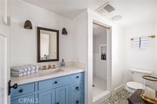 Detail Gallery Image 14 of 35 For 11 Saratoga, Newport Beach,  CA 92660 - 2 Beds | 2/1 Baths