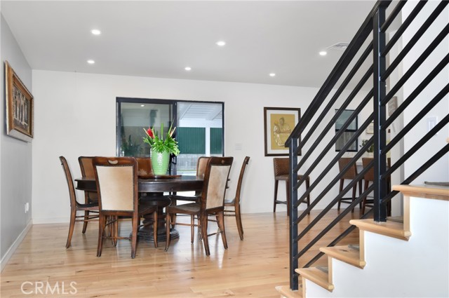 4751 Del Moreno Drive, Woodland Hills CA: https://media.crmls.org/medias/c6017a3d-66c2-439e-a95d-04c62b1a68d3.jpg