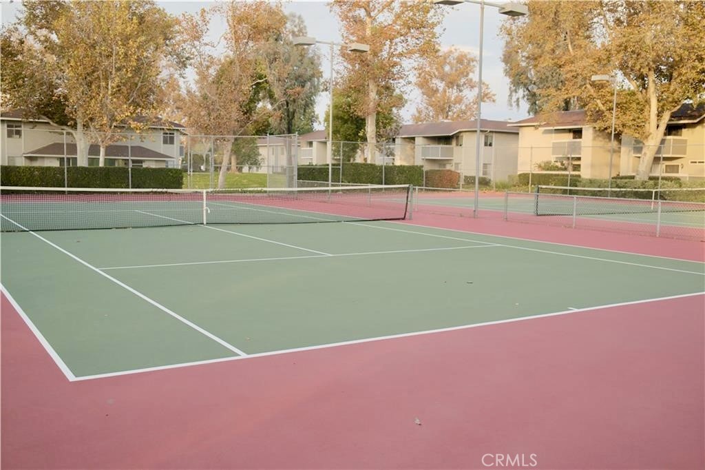https://media.crmls.org/medias/c601cdbc-8a7c-4b9e-ab8c-232fd08ee355.jpg?preset=X-Large