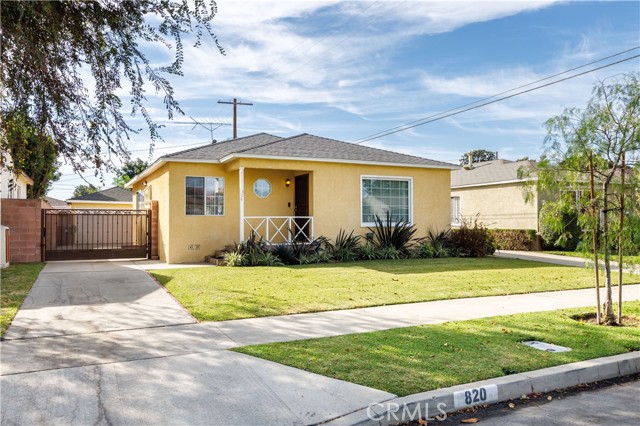 Detail Gallery Image 1 of 15 For 820 W 31st St, Long Beach,  CA 90806 - 4 Beds | 3 Baths