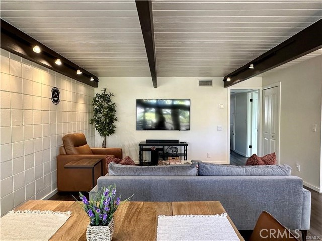 Detail Gallery Image 6 of 18 For 214 Del Gado Rd, San Clemente,  CA 92672 - 2 Beds | 1/1 Baths