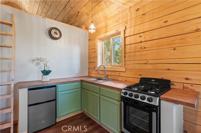 Detail Gallery Image 17 of 43 For 2222 Sierra View Dr, Arrowbear,  CA 92382 - 1 Beds | 1 Baths