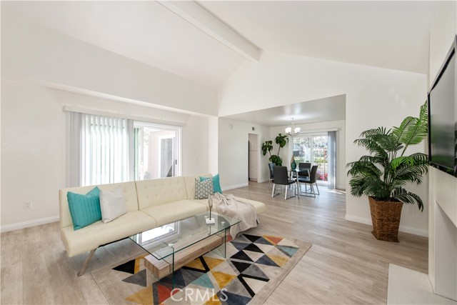 10 Windsong, Irvine CA: https://media.crmls.org/medias/c603f45a-beee-46c0-8a21-2987504545d4.jpg