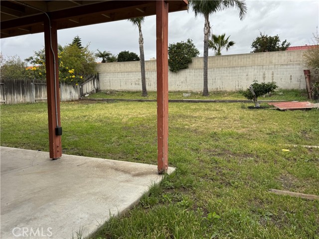 Detail Gallery Image 3 of 3 For 15060 Manzanita, Fontana,  CA 92335 - 3 Beds | 2 Baths