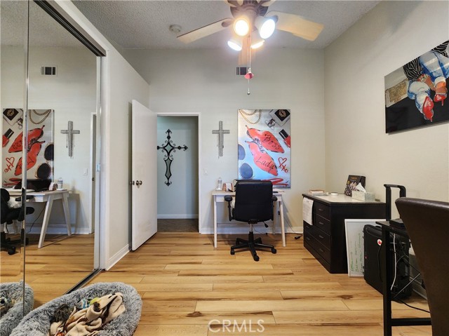 18993 Janisse Lane, Lake Elsinore CA: https://media.crmls.org/medias/c604b3bb-ce26-4f6f-af9b-50dbec01093a.jpg