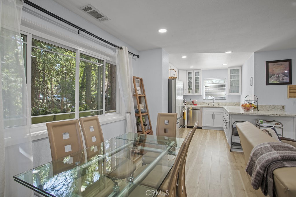 24098 Skyland Drive, Crestline, CA 92325