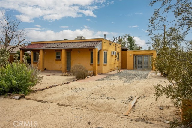 Detail Gallery Image 2 of 29 For 6155 Cahuilla Ave, Twentynine Palms,  CA 92277 - 2 Beds | 1 Baths