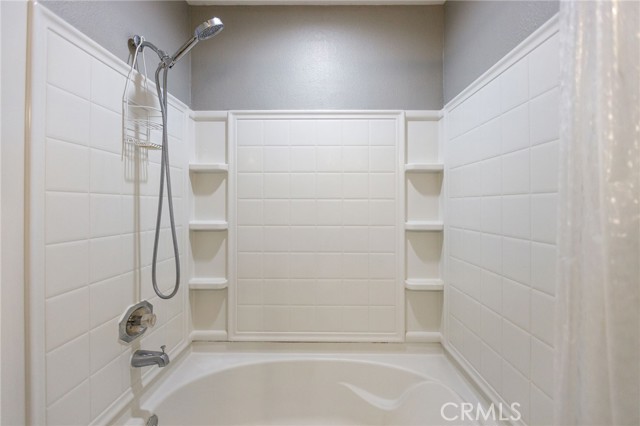 Detail Gallery Image 29 of 46 For 453 Davos, Crestline,  CA 92325 - 5 Beds | 2/1 Baths