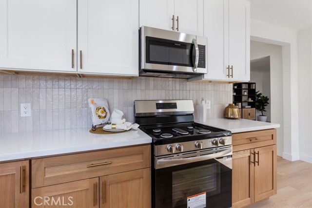 147 E 67th Way, Long Beach CA: https://media.crmls.org/medias/c6064107-7189-4c77-8168-20d221da8985.jpg