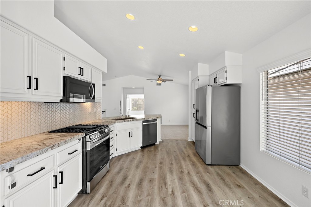 MLS #OC25229351 image #14