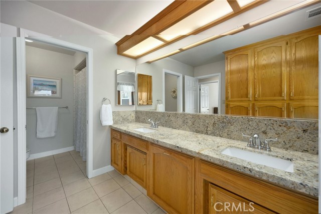7705 Terry John Avenue, Bakersfield CA: https://media.crmls.org/medias/c607930a-c561-4748-b94e-a50f09c7928f.jpg
