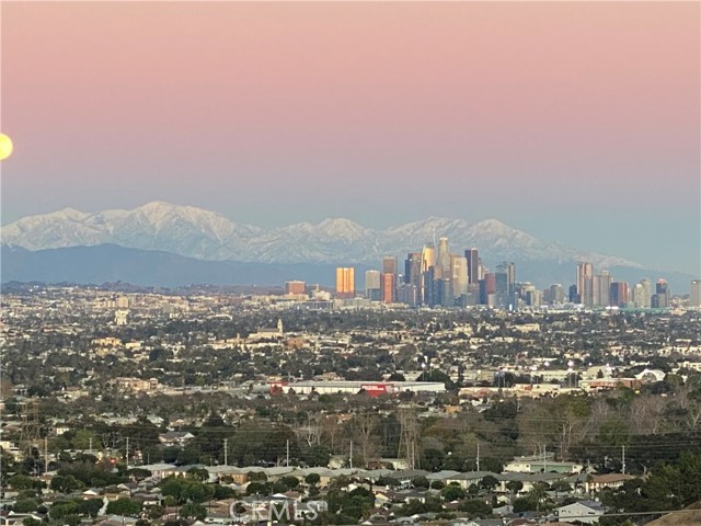 Detail Gallery Image 2 of 39 For 7015 Wrightcrest Dr, Culver City,  CA 90232 - 4 Beds | 6 Baths