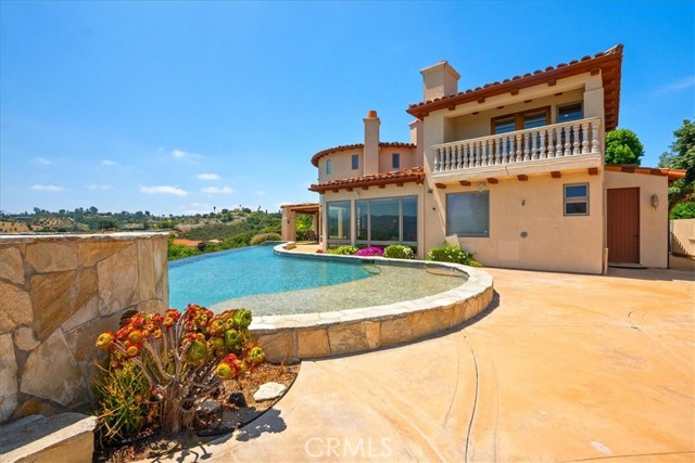 1917 Santa Margarita Drive, Fallbrook CA: https://media.crmls.org/medias/c6099af7-df2c-4c58-96c8-14ee9ba9026e.jpg