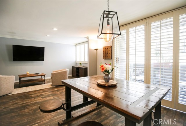 Detail Gallery Image 11 of 25 For 14141 Dickens #111,  Sherman Oaks,  CA 91423 - 2 Beds | 2 Baths