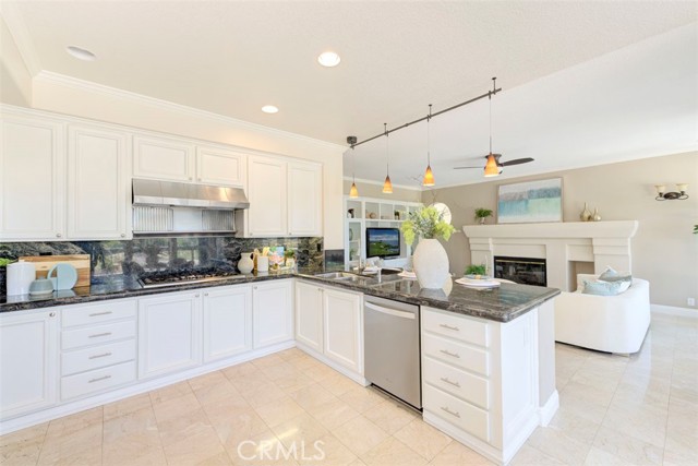 8 Dover, Rancho Santa Margarita CA: https://media.crmls.org/medias/c60c43fd-320b-4a61-b448-0dd31402b778.jpg