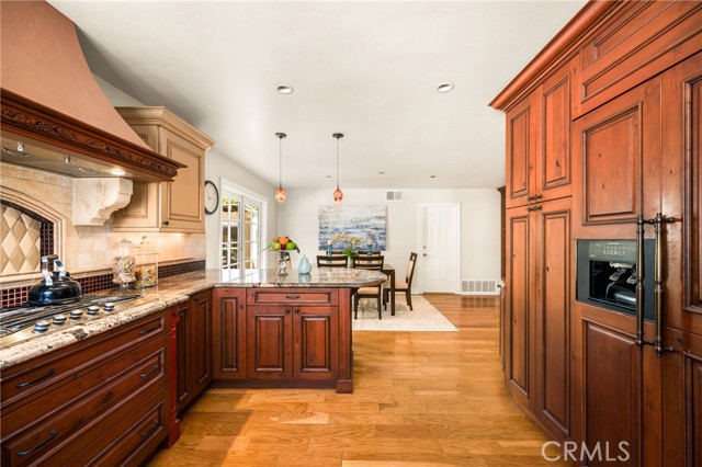26811 Via Matador, Mission Viejo CA: https://media.crmls.org/medias/c60d3f2c-24f1-4115-8ae5-00c75491f6d5.jpg