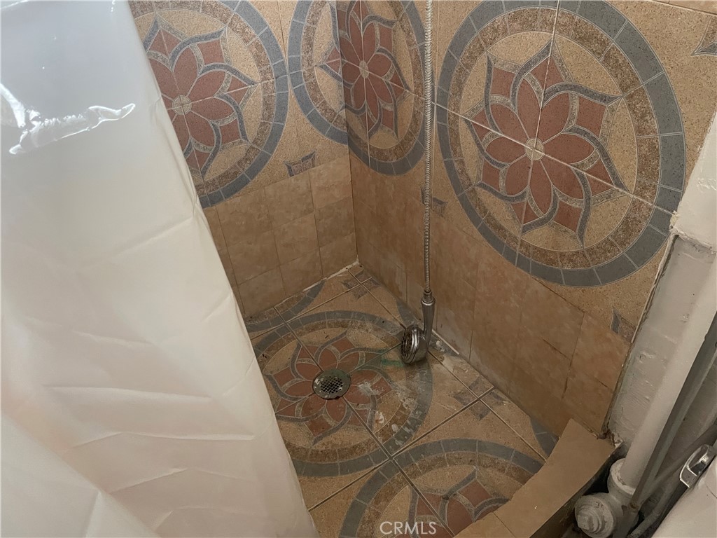 https://media.crmls.org/medias/c60d8581-3ff4-42c4-ad17-bc593a3e7df3.jpg?preset=X-Large