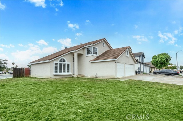 Detail Gallery Image 1 of 40 For 2425 Garland Way, Hemet,  CA 92545 - 4 Beds | 3 Baths