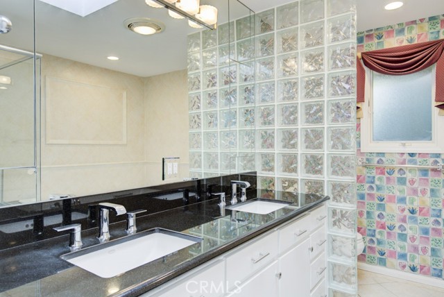 5089 Ovalo, Laguna Woods CA: https://media.crmls.org/medias/c60e2816-3be1-43da-8b36-79c62151443e.jpg