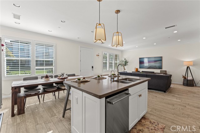 Detail Gallery Image 14 of 42 For 123 Mighty Oak, Irvine,  CA 92602 - 2 Beds | 2/1 Baths