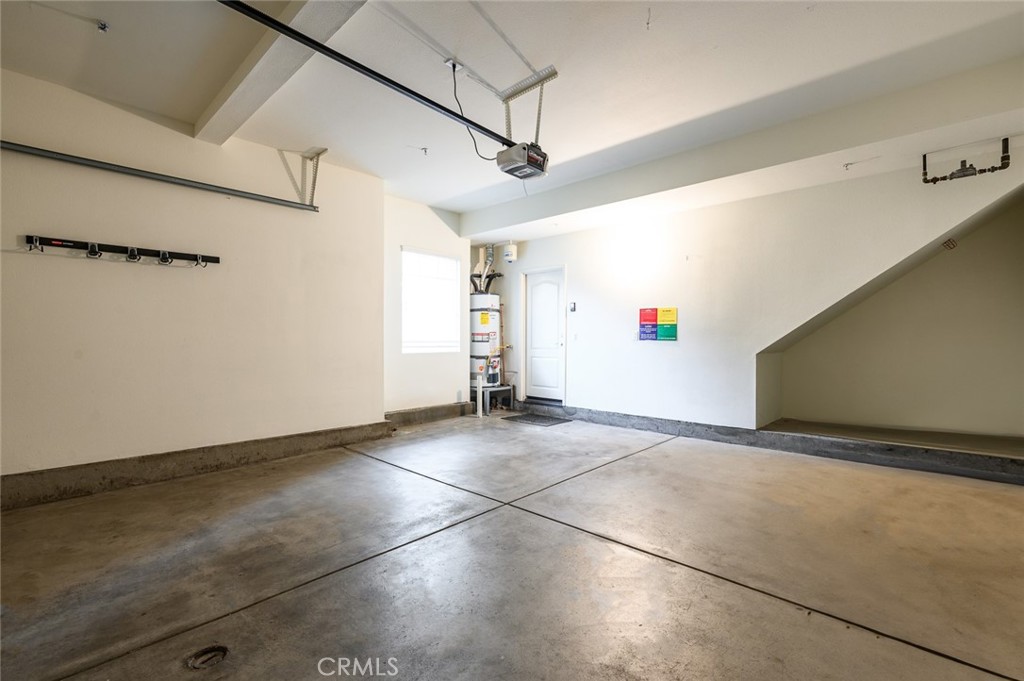 https://media.crmls.org/medias/c60e93a2-7a6a-41df-8366-62505d3a7a2b.jpg?preset=X-Large