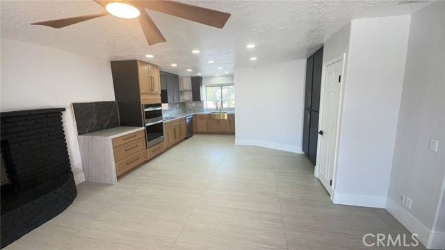 22547 Cascade, Canyon Lake CA: https://media.crmls.org/medias/c60f63e2-9910-4c17-9349-310a13dc35dd.jpg