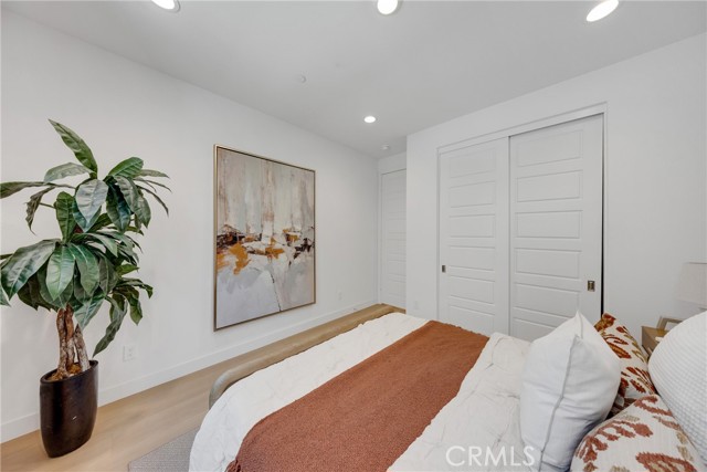 251 Tank, Irvine CA: https://media.crmls.org/medias/c6104468-e28f-4915-a20e-0af314750234.jpg