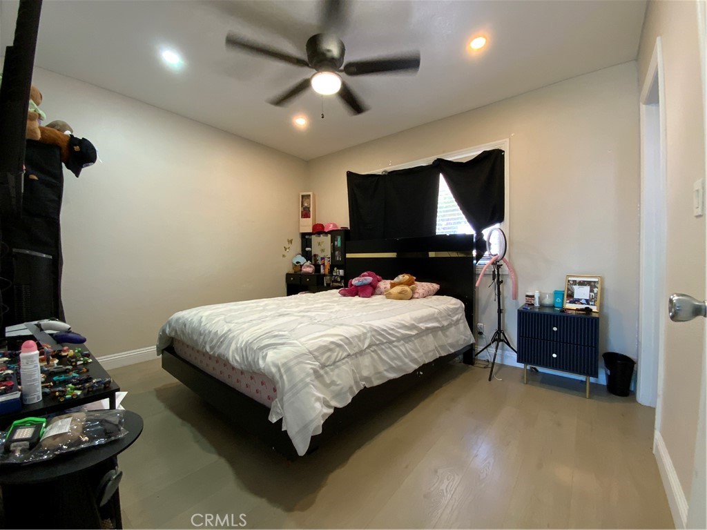 https://media.crmls.org/medias/c6108bd9-eb67-4ba0-b410-d1fb0ce5a55b.jpg?preset=X-Large