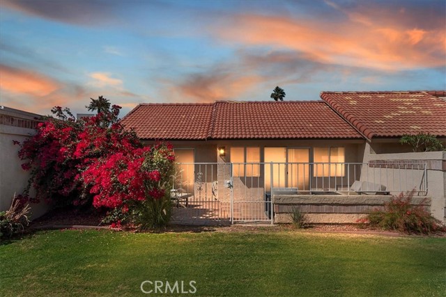 82297 Cochran Drive, Indio CA: https://media.crmls.org/medias/c610b272-9071-42af-90f7-068cdc230045.jpg
