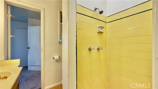 Detail Gallery Image 30 of 34 For 11030 De Garmo Ave, Pacoima,  CA 91331 - 2 Beds | 1 Baths
