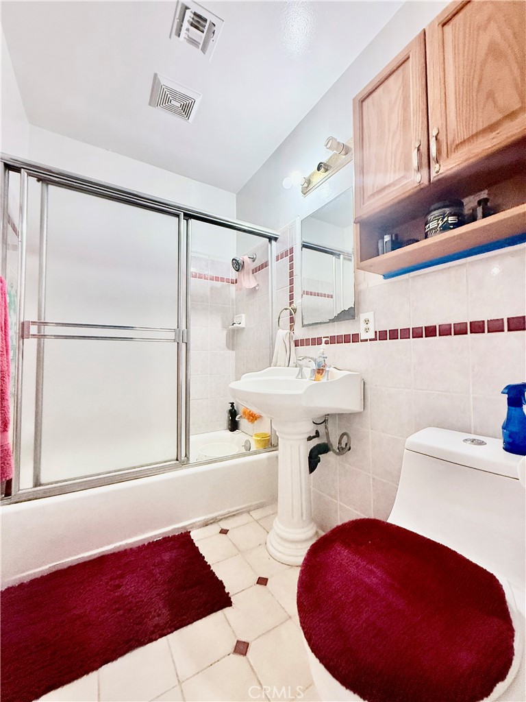 https://media.crmls.org/medias/c6110c70-1a8c-4d11-aee7-5fc767c45620.jpg?preset=X-Large