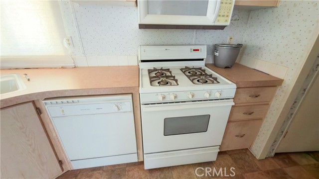 Detail Gallery Image 12 of 28 For 18420 Decker, Perris,  CA 92570 - 2 Beds | 2 Baths