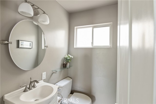 284 Chiquita Street, Laguna Beach CA: https://media.crmls.org/medias/c61171e5-727e-444c-8864-216d4c44fab2.jpg