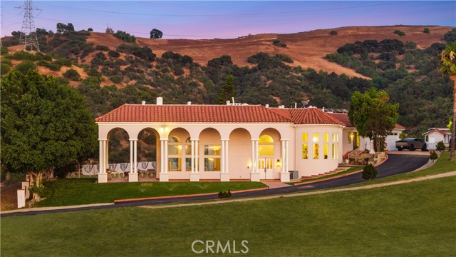 18555 Fieldbrook Street, Rowland Heights CA: https://media.crmls.org/medias/c6122bee-f222-41cf-b9b1-685a06d8281c.jpg