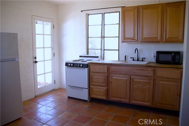 73752 Crestview Drive, 29 Palms CA: https://media.crmls.org/medias/c613c060-4a08-4b95-ac55-081f295276a3.jpg